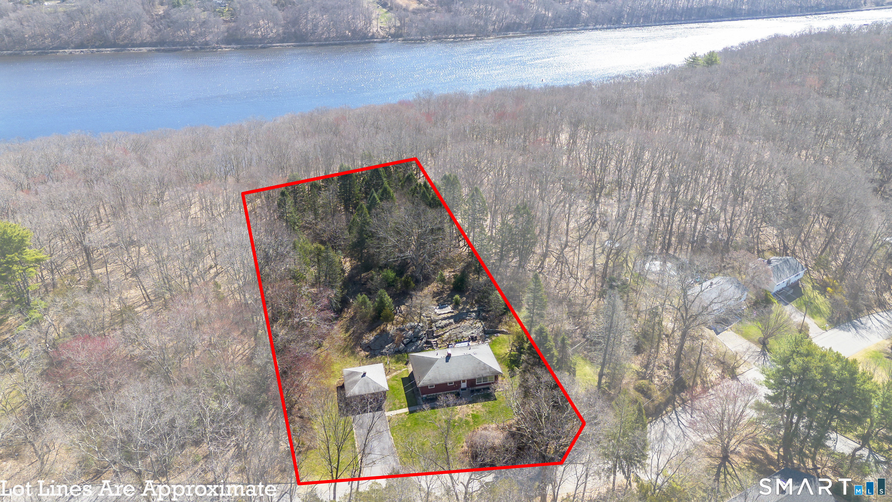 76 Lucas Park Road Norwich, CT 06360 - Photo 3 of 39 a picture of a bed