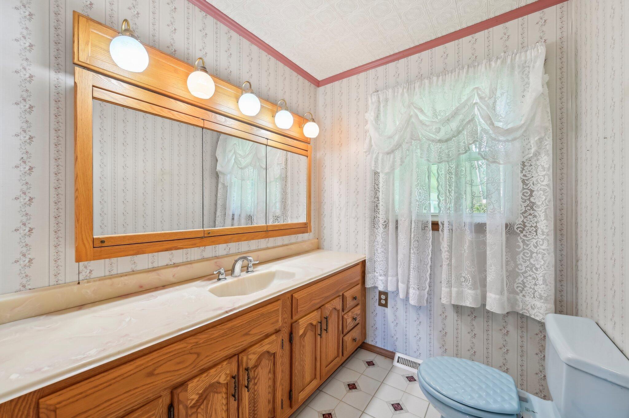 3910 Dayton Springfield Road Springfield, OH 45502 - Photo 19 of 44 30-web-or-mls-Dayton Springfield Rd-2005