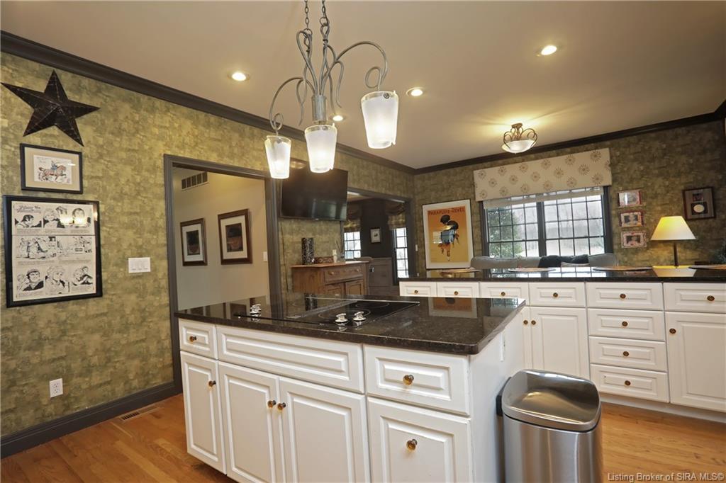 6004 English Court Floyds Knobs, IN 47119 - Photo 12 of 77