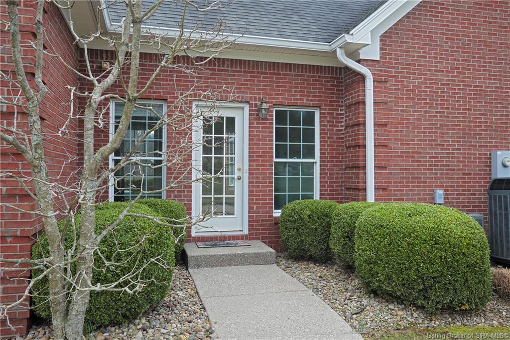 6004 English Court Floyds Knobs, IN 47119 - Photo 39 of 77