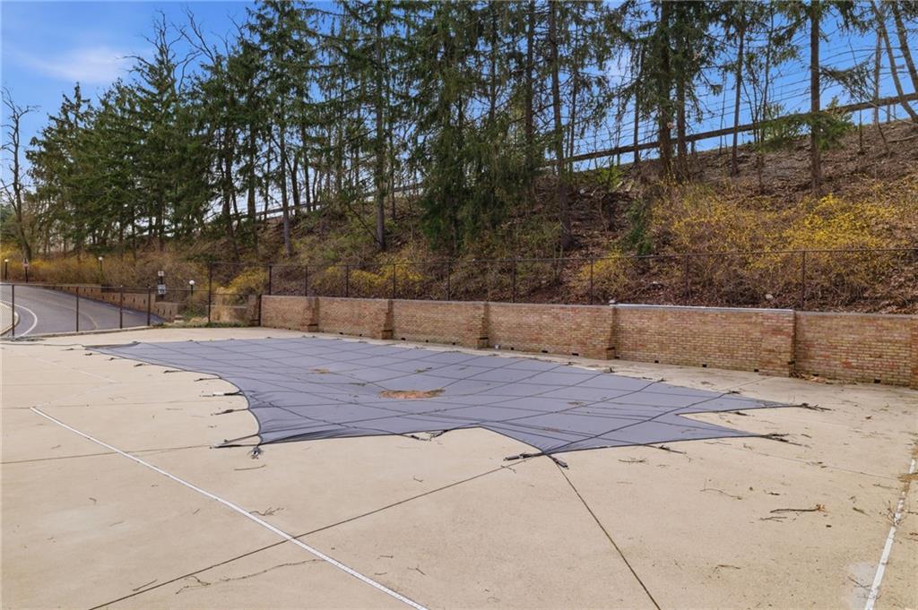 53 Highland Road, Unit 401 Bethel Park, PA 15102 - Photo 33 of 36