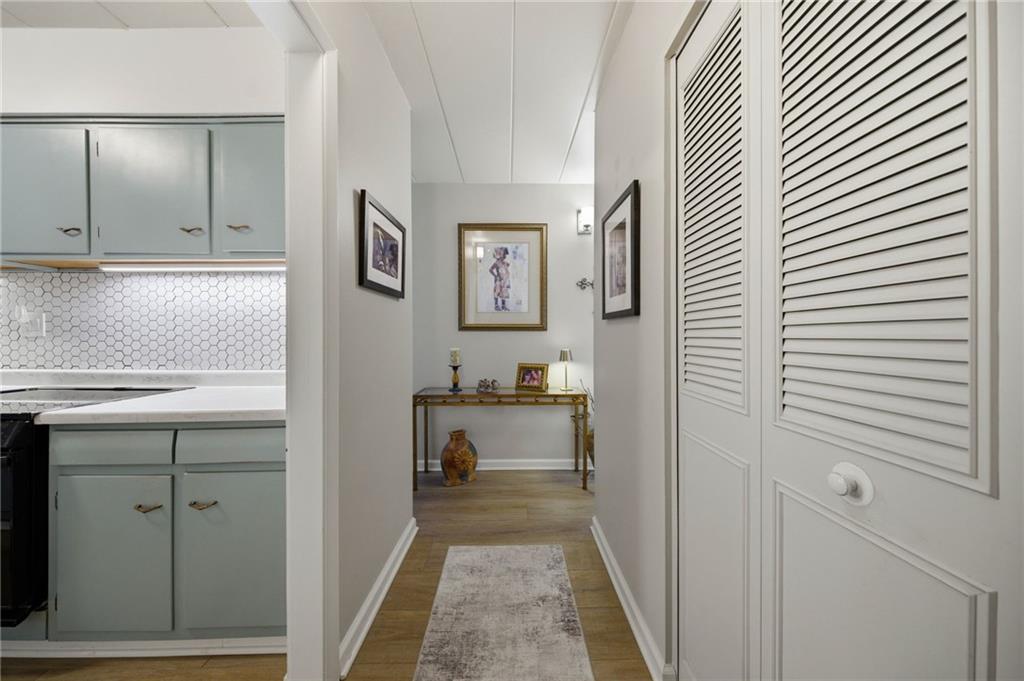 53 Highland Road, Unit 401 Bethel Park, PA 15102 - Photo 8 of 36