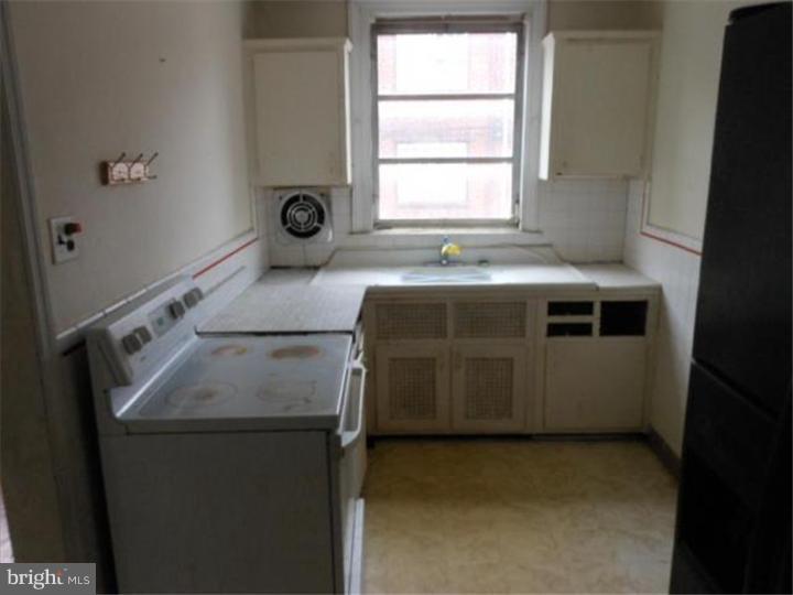 614 Andover Road Upper Darby, PA 19082 - Photo 4 of 6 Kitchen