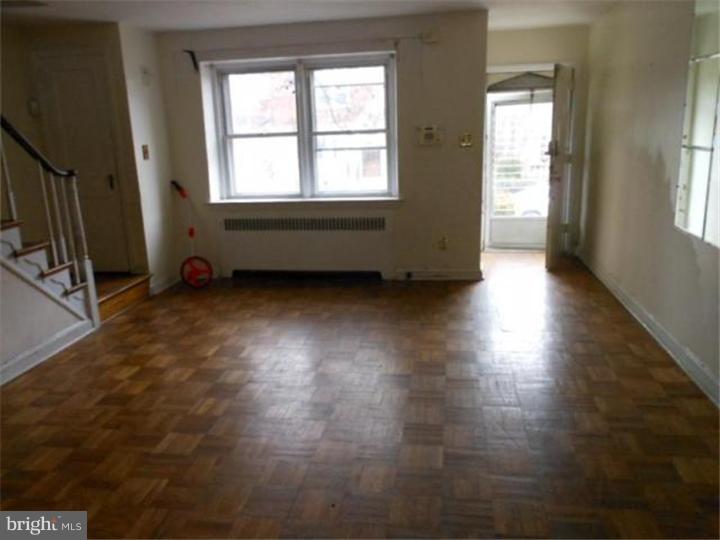 614 Andover Road Upper Darby, PA 19082 - Photo 5 of 6 Living Room