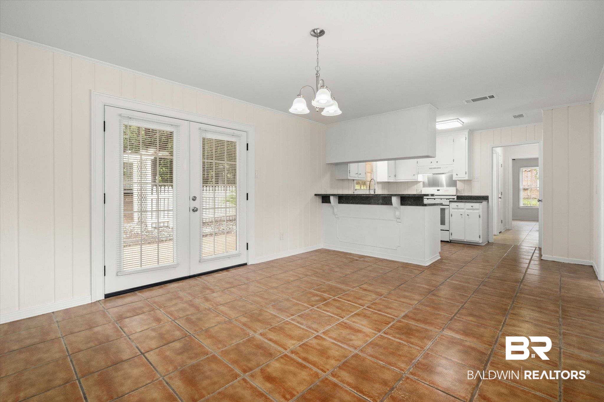810 Nassau Drive Mobile, AL 36608 - Photo 9 of 31 Breakfast Area