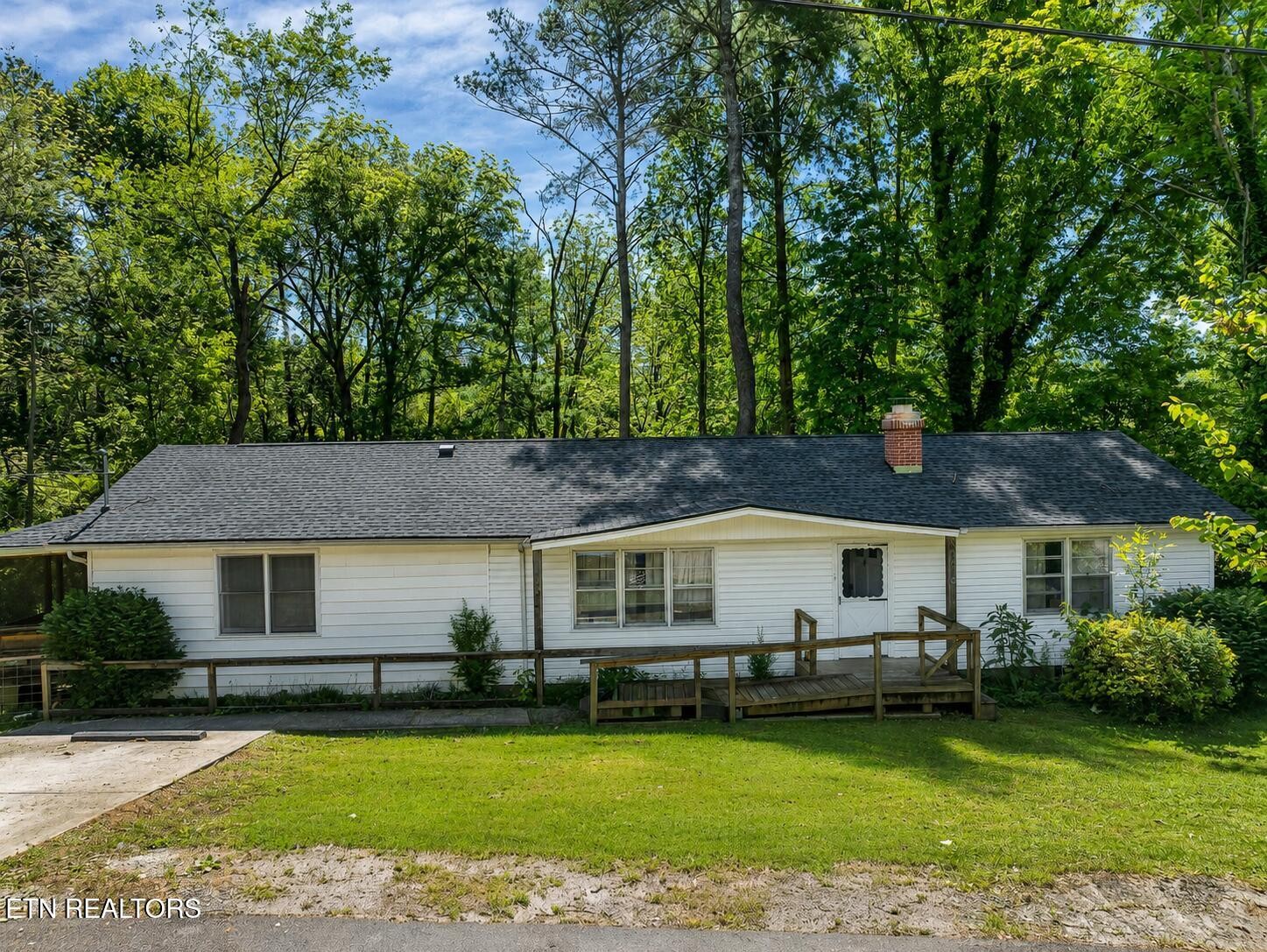 105 Rand Circle Oak Ridge, TN 37830 - Photo 1 of 60 Gallery Image 1