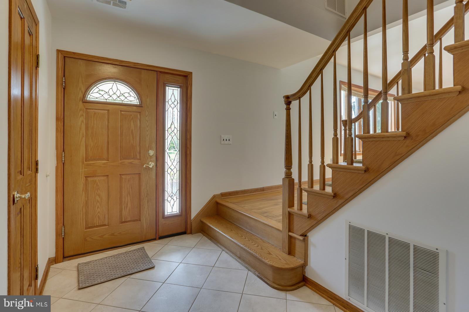 7 Wolfpack Road Trenton, NJ 08619 - Photo 22 of 43 Entryway