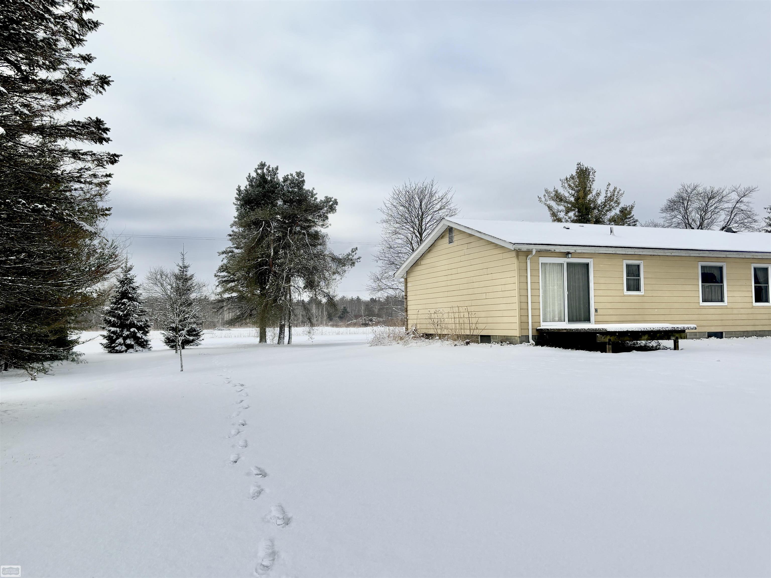 6770 Trumble Road St. Clair, MI 48079 - Photo 40 of 44 50167650-6142f158-aa05-4d0d-829b-55683ec579a6.JPG