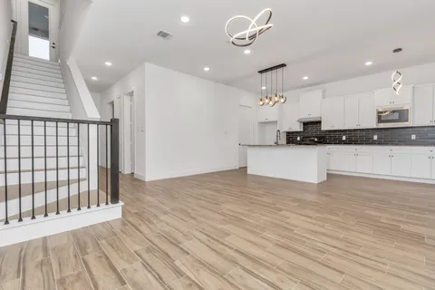 $339,000 | 5616 Savyon Drive, Houston, TX 77091