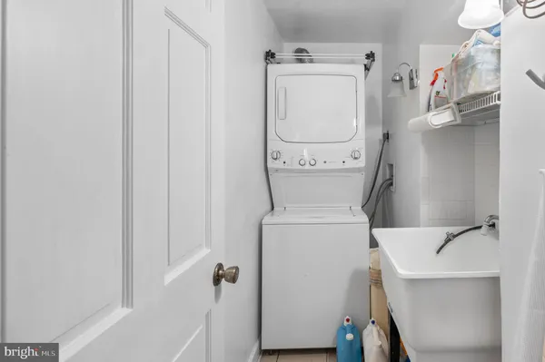 $949,500 | 3685 1st Avenue, Edgewater, MD 21037