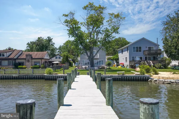 $949,500 | 3685 1st Avenue, Edgewater, MD 21037