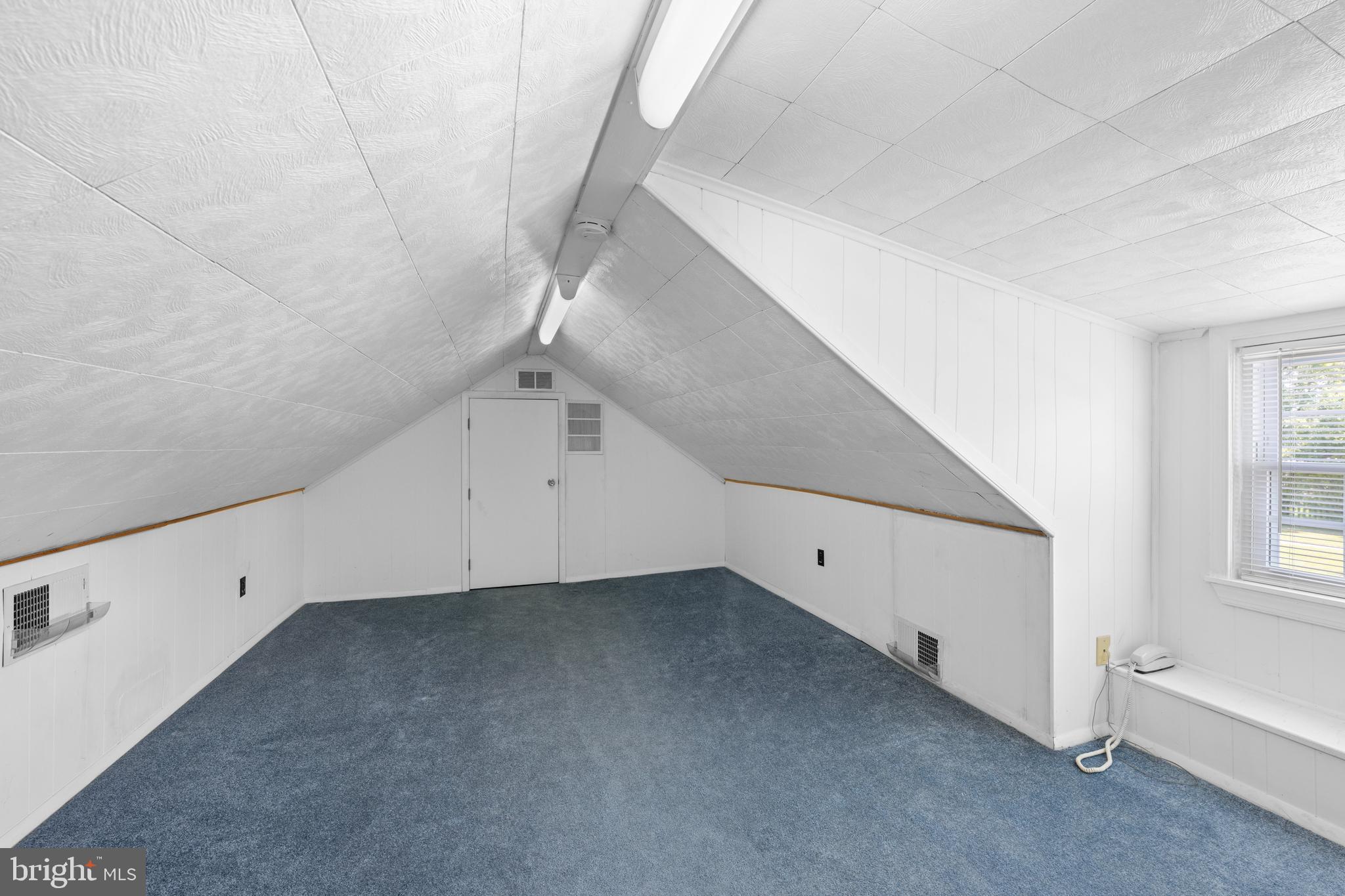 3685 1st Avenue Edgewater, MD 21037 - Photo 25 of 41 a view of an empty room with a window