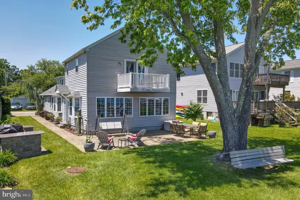 $949,500 | 3685 1st Avenue, Edgewater, MD 21037