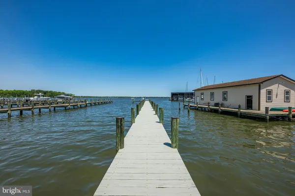 $949,500 | 3685 1st Avenue, Edgewater, MD 21037
