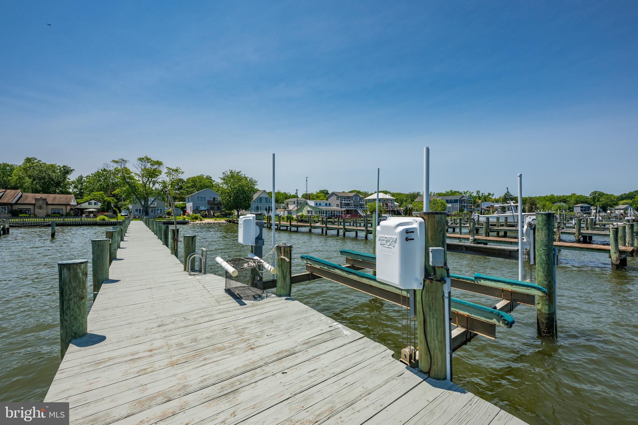 3685 1st Avenue Edgewater, MD 21037 - Photo 35 of 41 a park view with a lake view