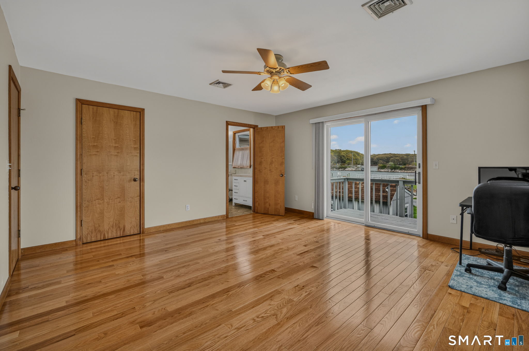 224 Shore Road Waterford, CT 06385 - Photo 25 of 40