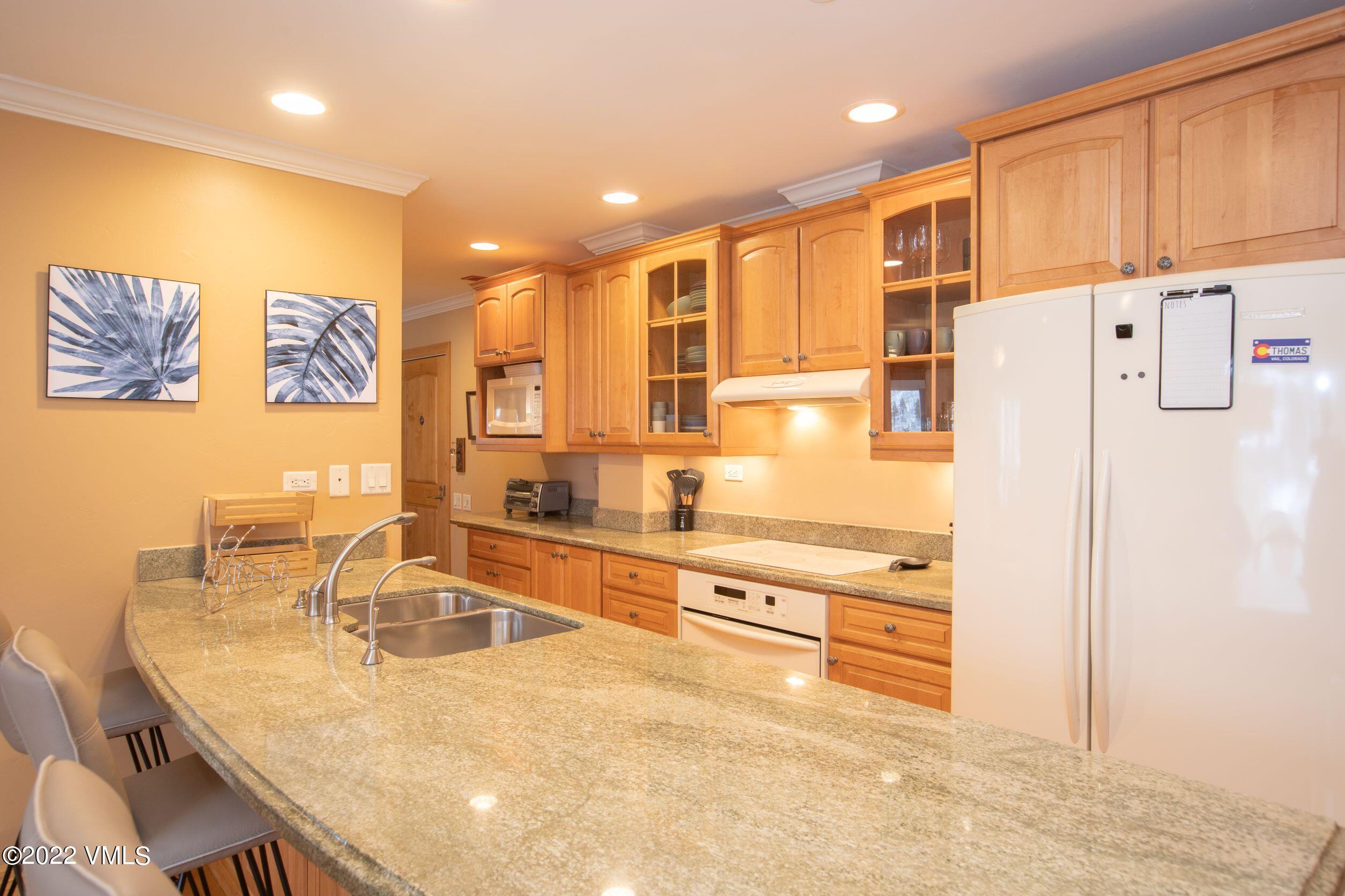 180 Offerson Road, Unit 21 Beaver Creek, CO 81620 - Photo 4 of 15 Kitchen Area 2