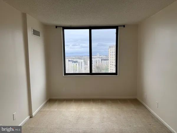 $1,850 | 5225 Pooks Hill Road, Unit 1517N, Bethesda, MD 20814