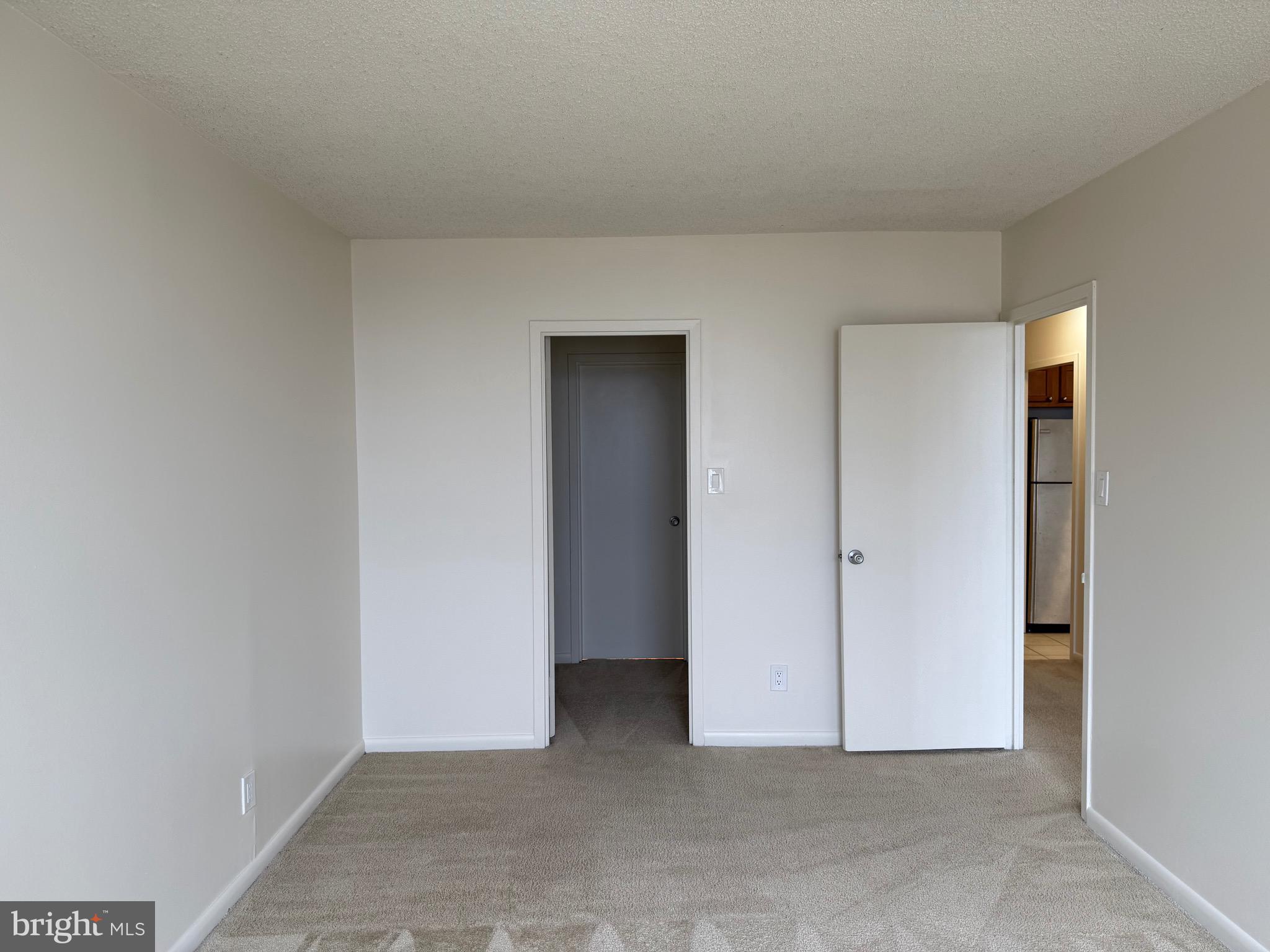 5225 Pooks Hill Road, Unit 1517N Bethesda, MD 20814 - Photo 9 of 30 a view of an empty room