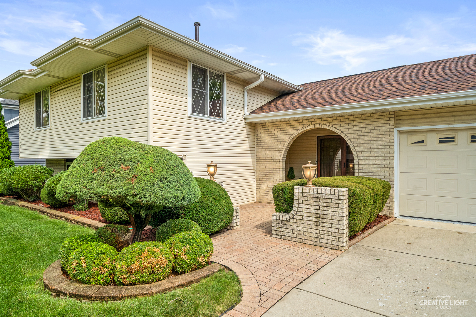 3149 Venard Road Downers Grove, IL 60515 - Photo 3 of 45 Gallery Image 3