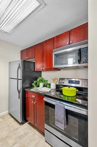 $832,500 | 169 Monsignor O'Brien Highway, Unit 605, Cambridge, MA 02141