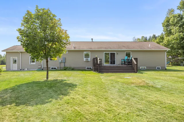 $1,075,000 | 10582 East 80th Street, Reed City, MI 49677