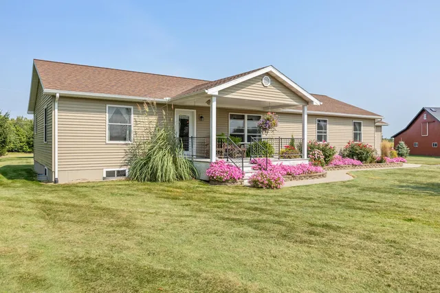 $1,075,000 | 10582 East 80th Street, Reed City, MI 49677
