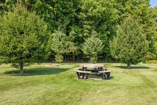 $1,075,000 | 10582 East 80th Street, Reed City, MI 49677