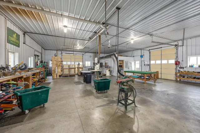 $1,075,000 | 10582 East 80th Street, Reed City, MI 49677