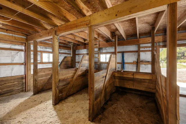 $1,075,000 | 10582 East 80th Street, Reed City, MI 49677