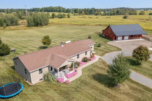 $1,075,000 | 10582 East 80th Street, Reed City, MI 49677