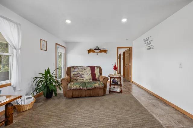 $1,075,000 | 10582 East 80th Street, Reed City, MI 49677