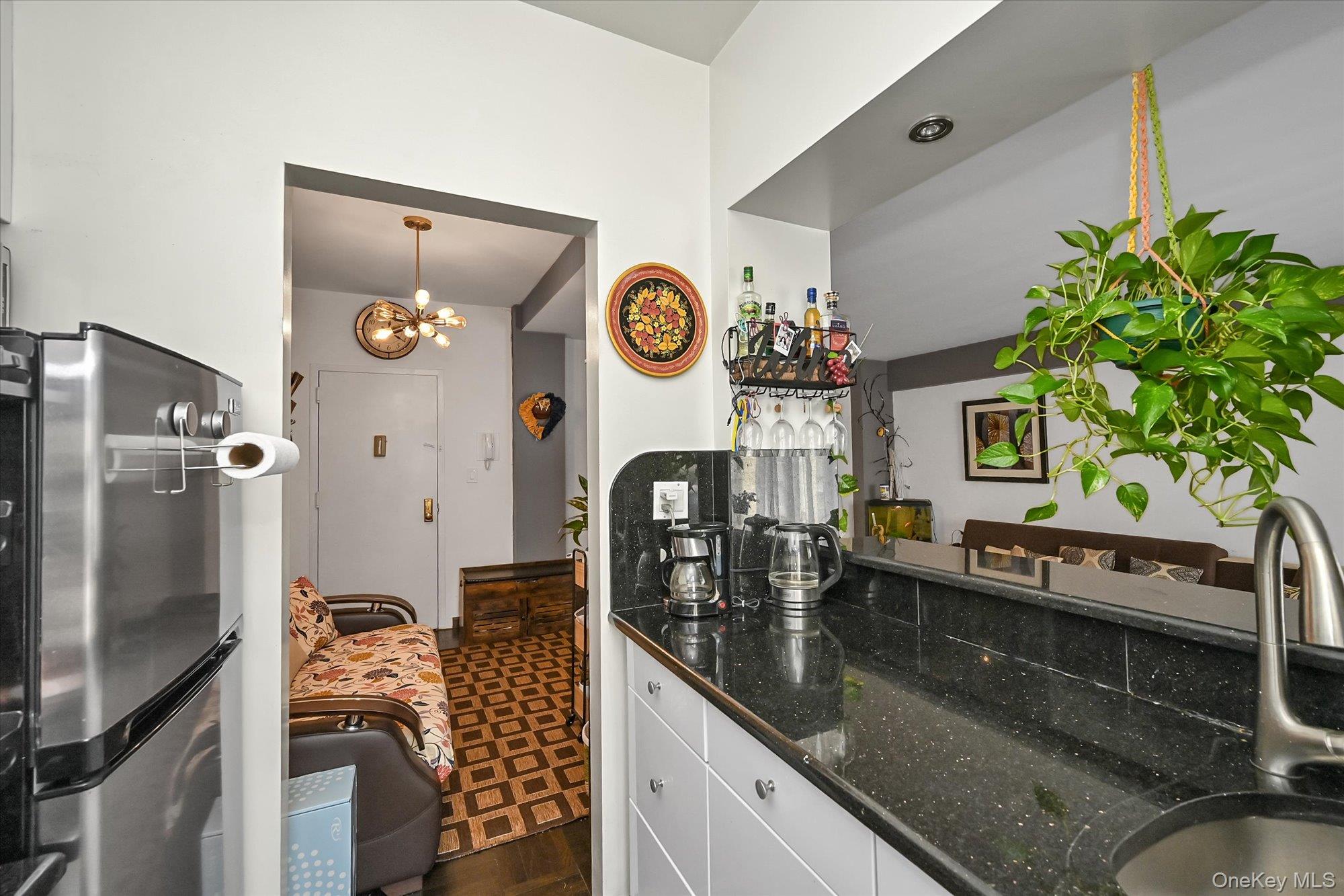 98-25 64th Road, Unit 5E Queens, NY 11374 - Photo 5 of 12