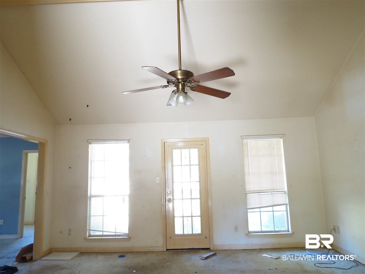 6712 Colonial Terrace Mobile, AL 36618 - Photo 2 of 14 Living Room