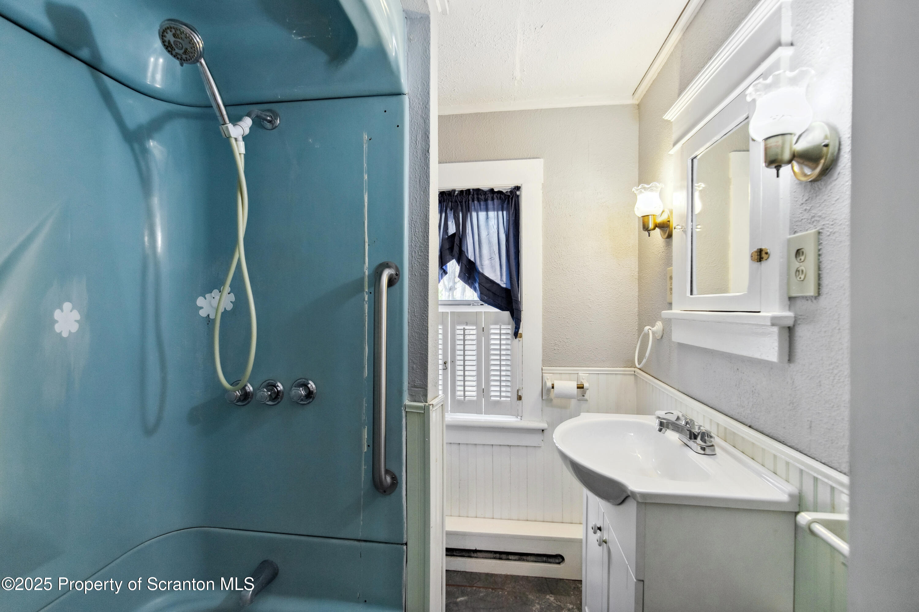 675 Apple Tree Road Pittston, PA 18643 - Photo 35 of 46 Bathroom