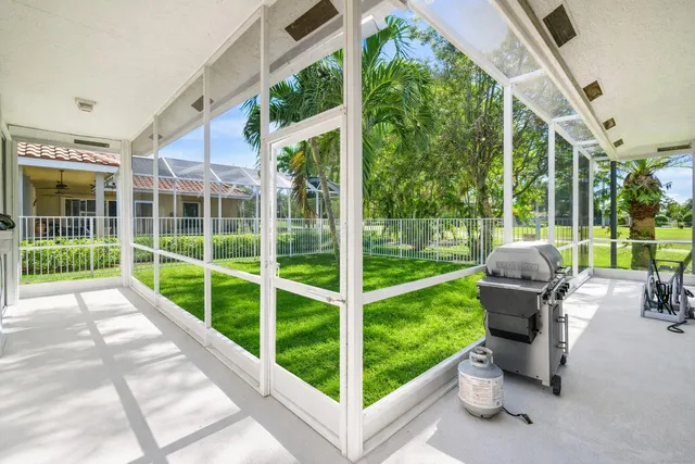 $637,500 | 6380 Bridgeport Lane, Lake Worth, FL 33463