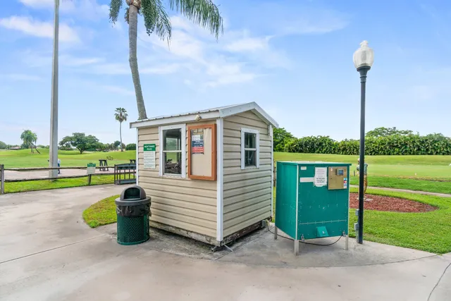 $637,500 | 6380 Bridgeport Lane, Lake Worth, FL 33463