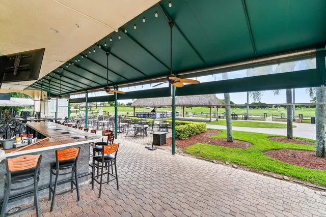 $637,500 | 6380 Bridgeport Lane, Lake Worth, FL 33463