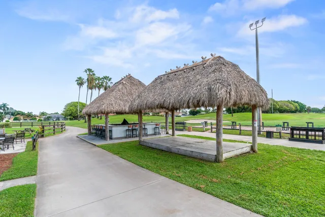 $637,500 | 6380 Bridgeport Lane, Lake Worth, FL 33463