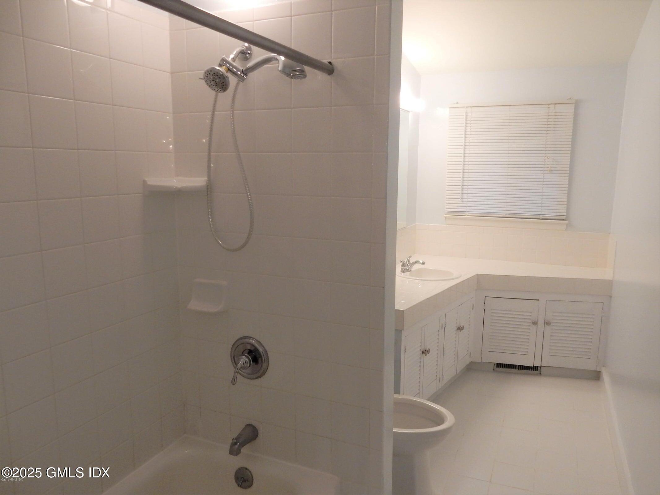 4 Split Timber Place Riverside, CT 06878 - Photo 6 of 23 20200518195220589007000000-o