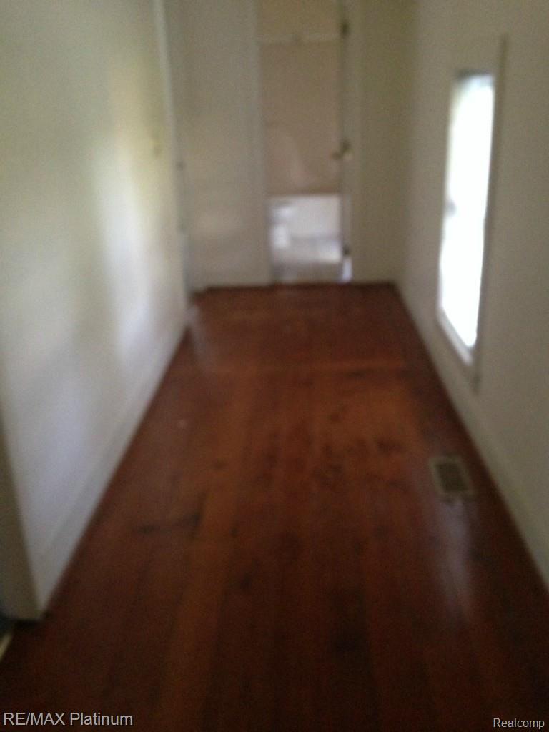 4030 East Clyde Road Howell, MI 48855 - Photo 20 of 20 UPSTAIRS LANDING.jpg