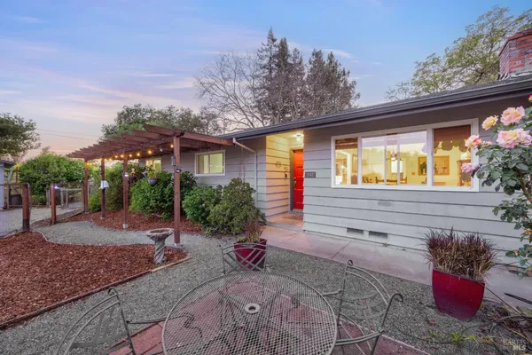 $959,950 | 2142 Laguna Road, Santa Rosa, CA 95401