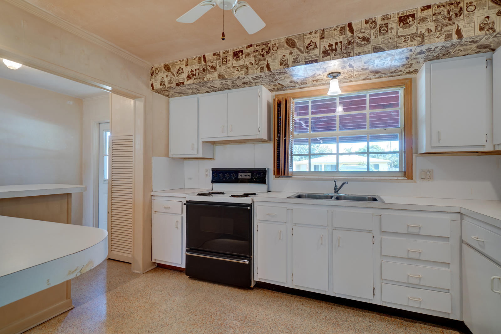 454 Northeast 28th Road Boca Raton, FL 33431 - Photo 20 of 24 Kitchen