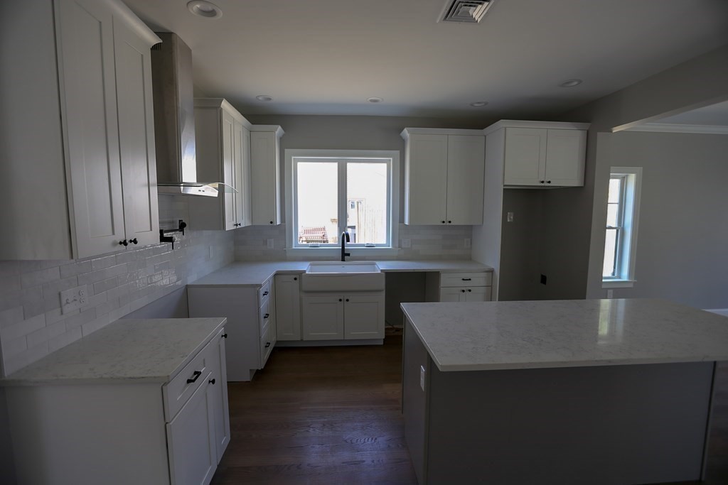 12 Ranger Road Natick, MA 01760 - Photo 3 of 19 Gallery Image 3