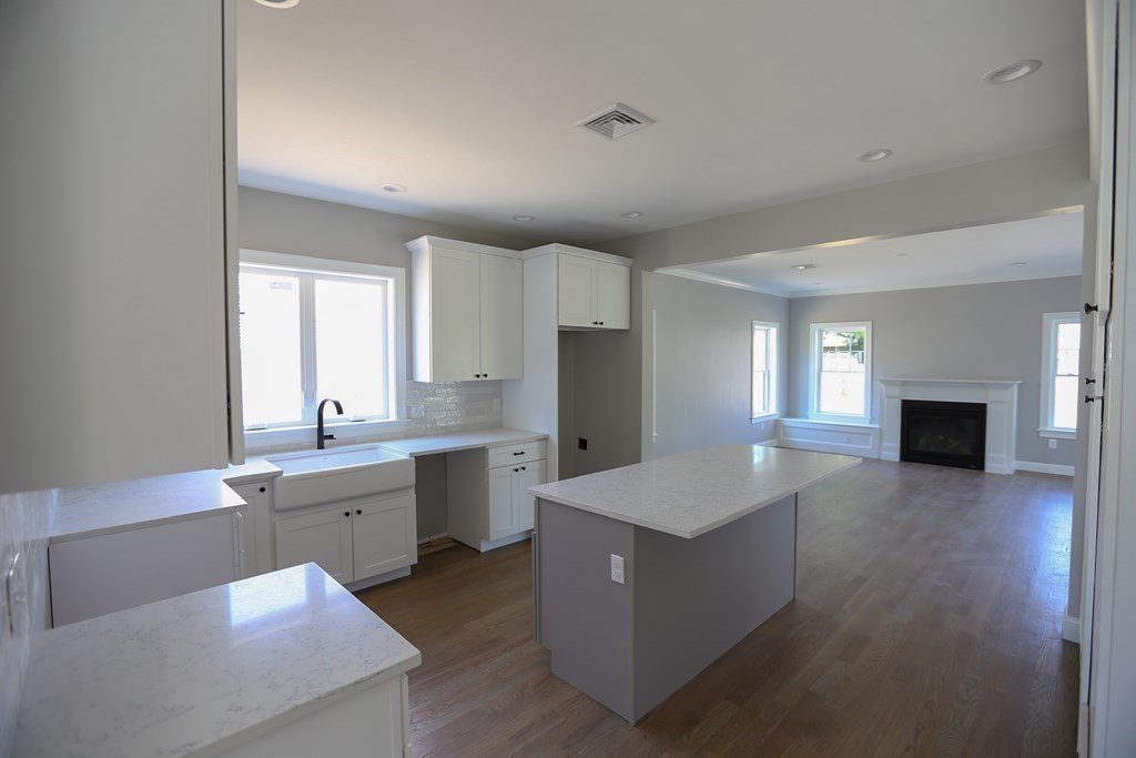 12 Ranger Road Natick, MA 01760 - Photo 4 of 19 Gallery Image 4