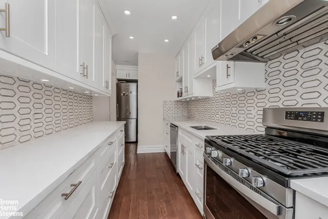 $509,000 | 3616 Henry Hudson Parkway, Unit 7AS | Central Riverdale