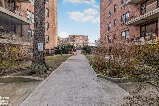 $509,000 | 3616 Henry Hudson Parkway, Unit 7AS | Central Riverdale