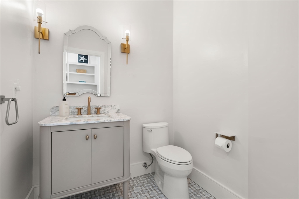 62 Claybrook Road Dover, MA 02030 - Photo 13 of 38