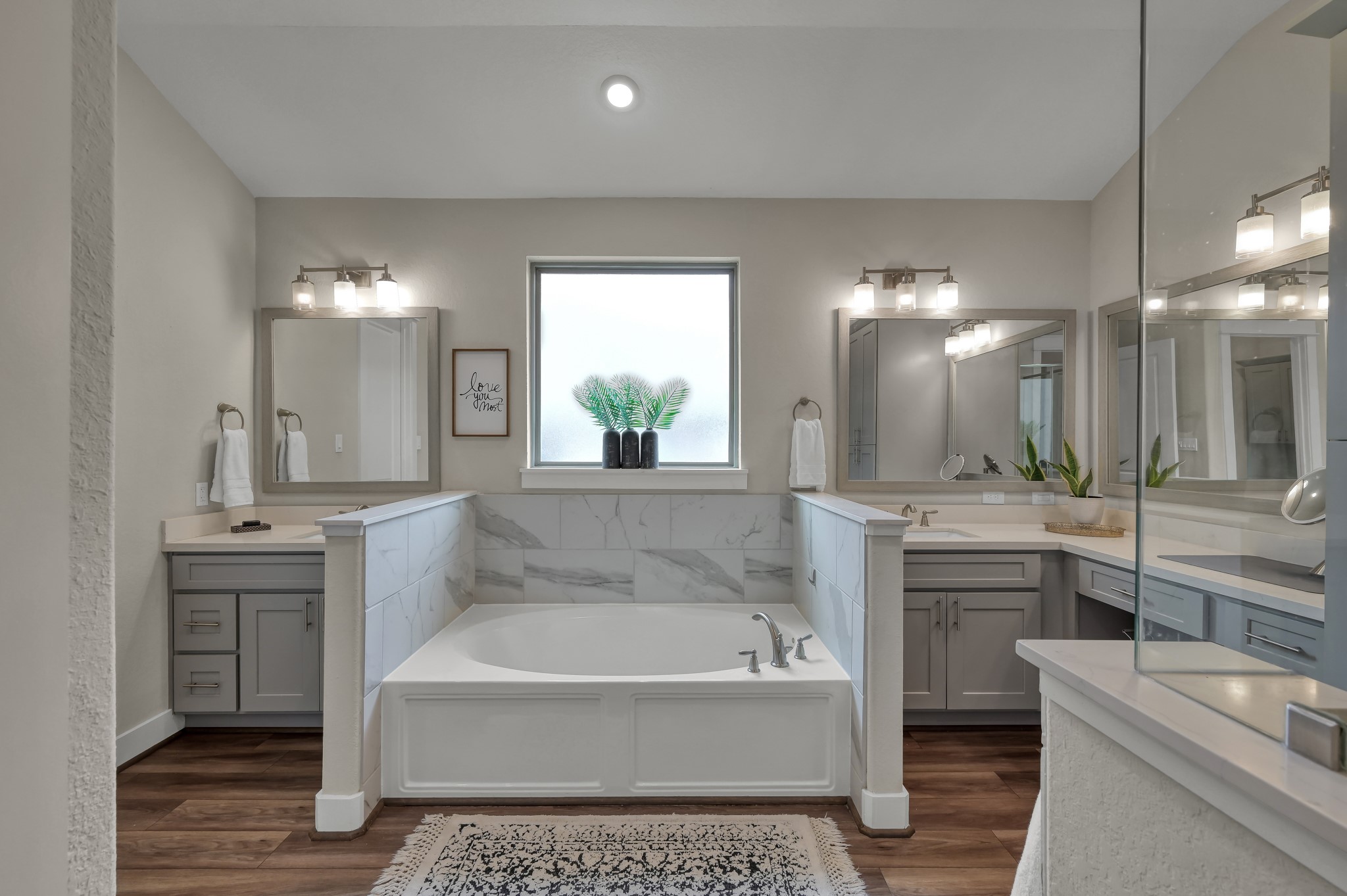 12469 Pebble View Drive Conroe, TX 77304 - Photo 20 of 41 Spacious en suite spa like primary bathroom.