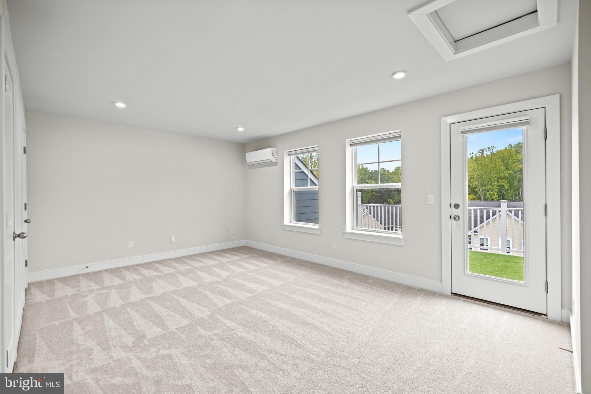 1548 Meadowlark Glen Road Dumfries, VA 22026 - Photo 41 of 48 a view of an empty room with a window